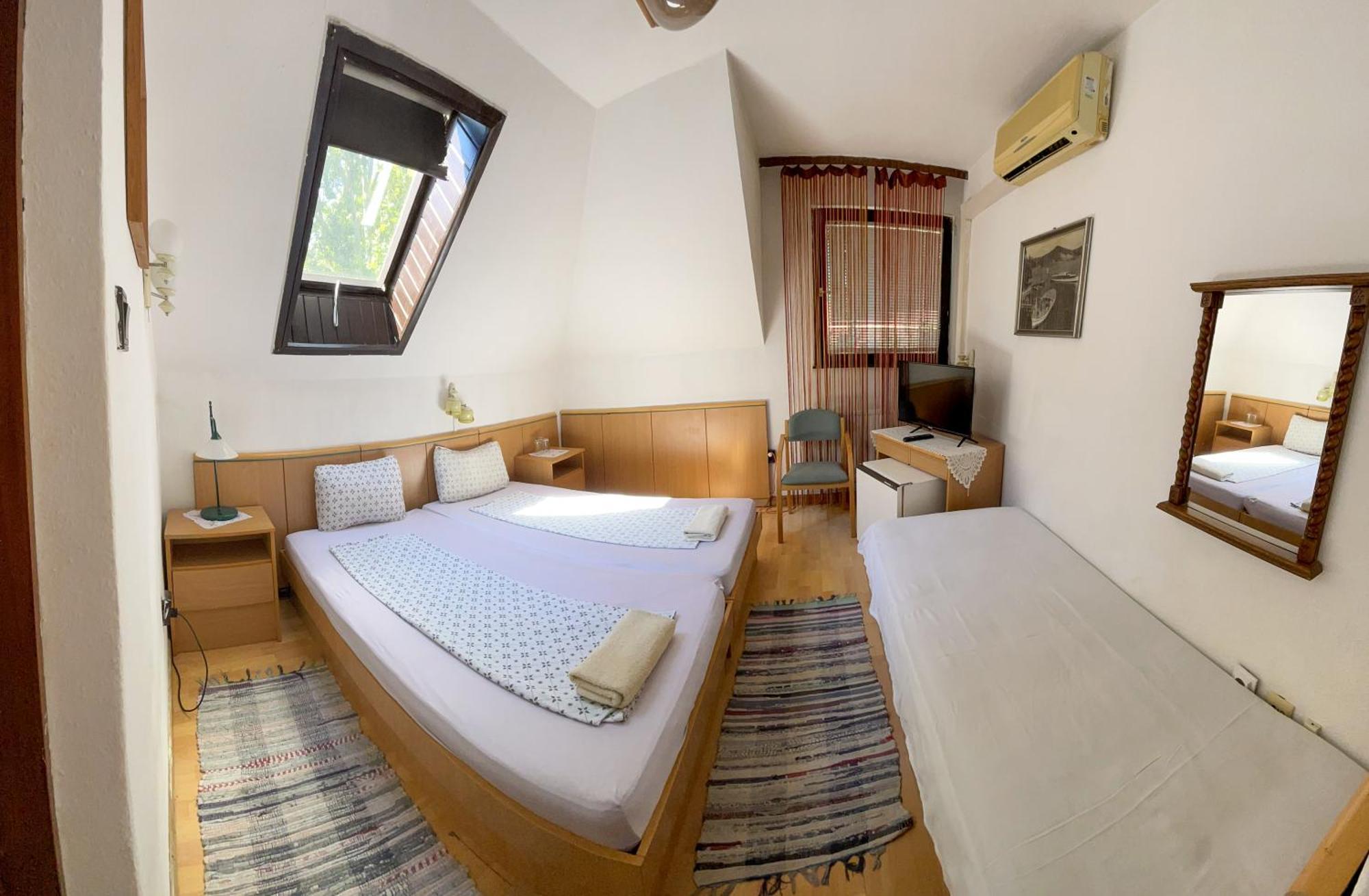 Pestujhely Panzio-Etterem Hotell Budapest Eksteriør bilde